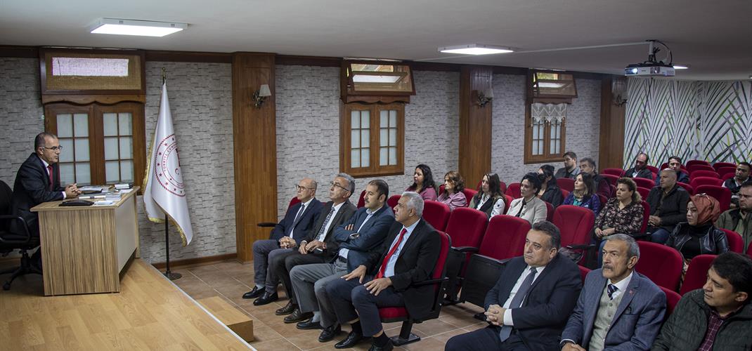 Bölge Müdürlüğümüzde atama ve kurumlar arası geçiş yaparak yeni göreve başlayan çalışma arkadaşlarımıza eğitim programı düzenlendi.