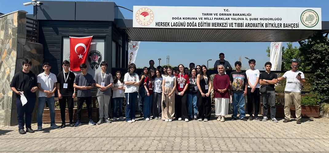 Tübitak 4004 projesi kapsamında proje öğrencilerine ''Yeşil Teknoloji ile Çevre Eğitimi'' başlıklı eğitim verilmiştir.