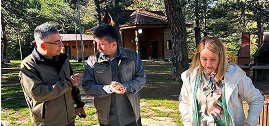 Bölge Müdürümüz sayın Hacı Ahmet ÇİÇEK, Pazaryeri Belediye Başkanı sayın Zekiye TEKİN ile Küçükelmalı Tabiat Parkı'nda incelemelerde bulundu
