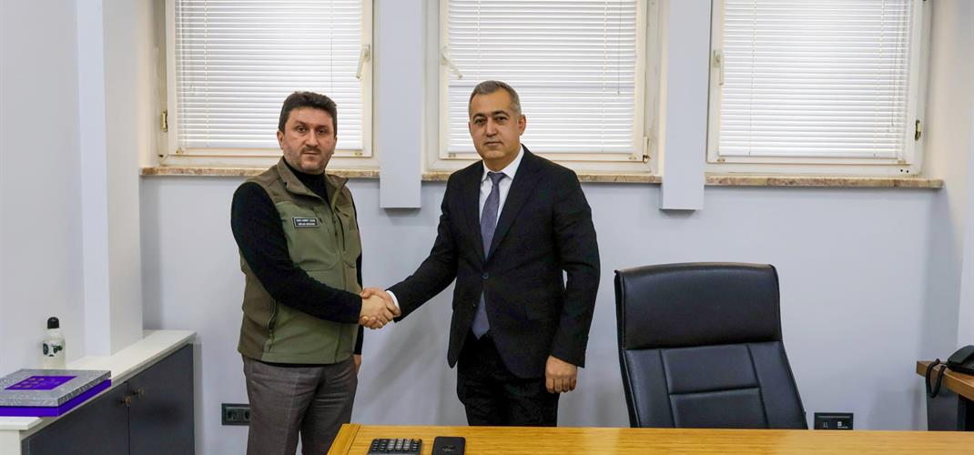 ​Bölge Müdürümüz Sayın Hacı Ahmet Çiçek, Nevşehir Doğa Koruma ve Milli Parklar Şube Müdürlüğü görevinden Bölge Müdür Yardımcılığına atanan Sayın Üzeyir Özaslan’ı makamında ziyaret etti.